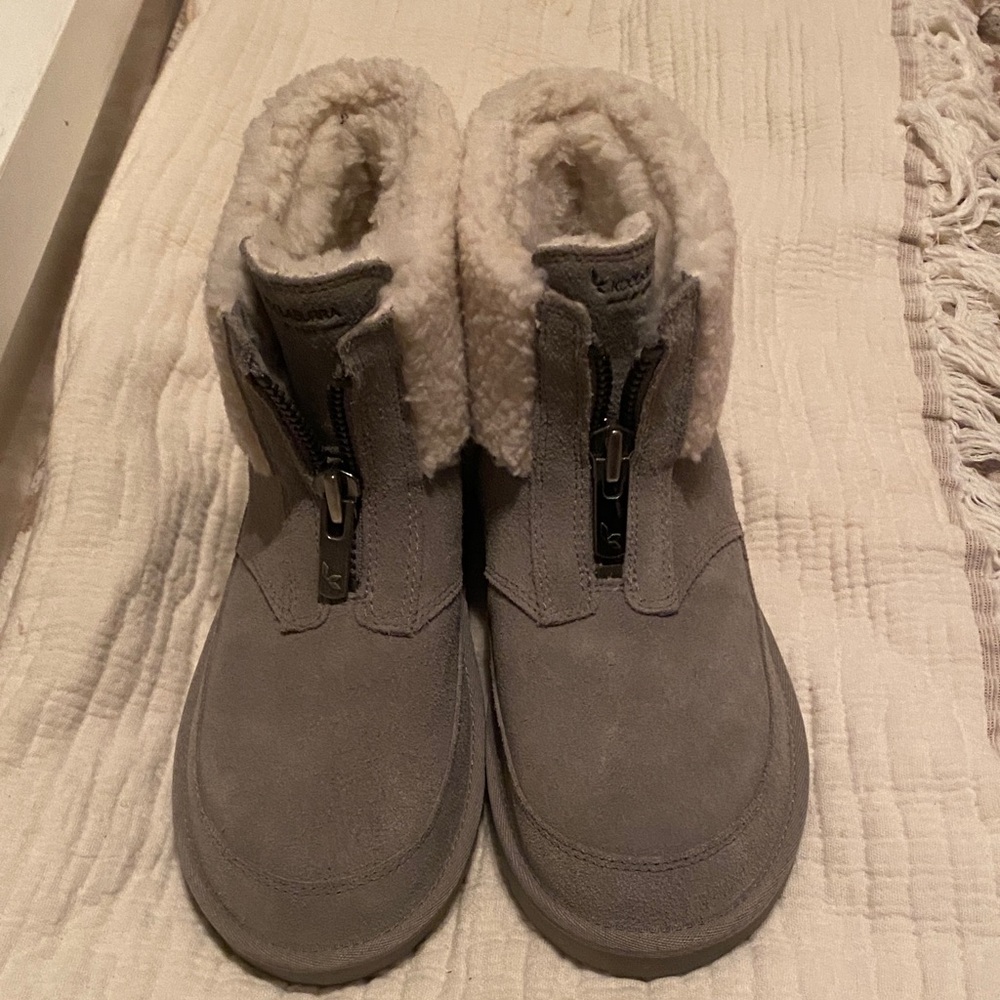 Koolaburra Gray Boots with Fleece Lining. Size 7.